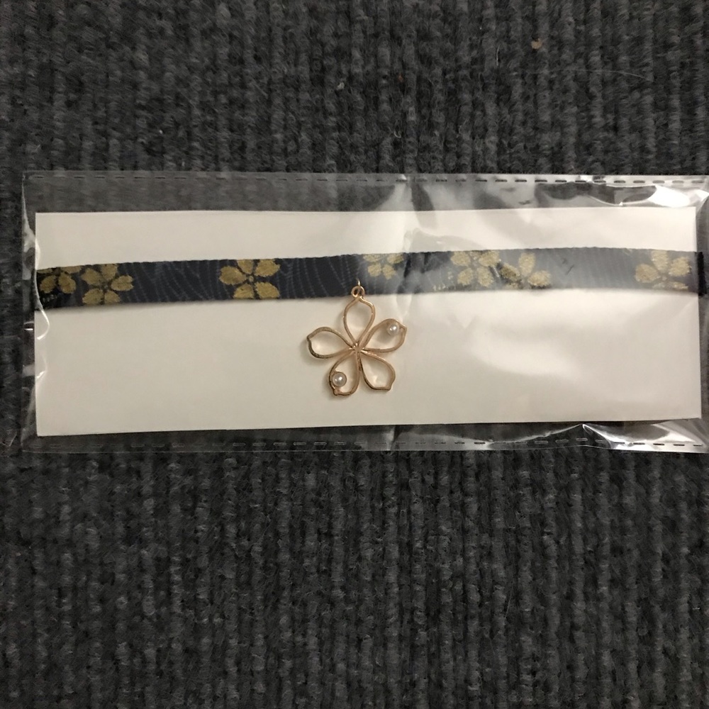 Flower Choker Necklace